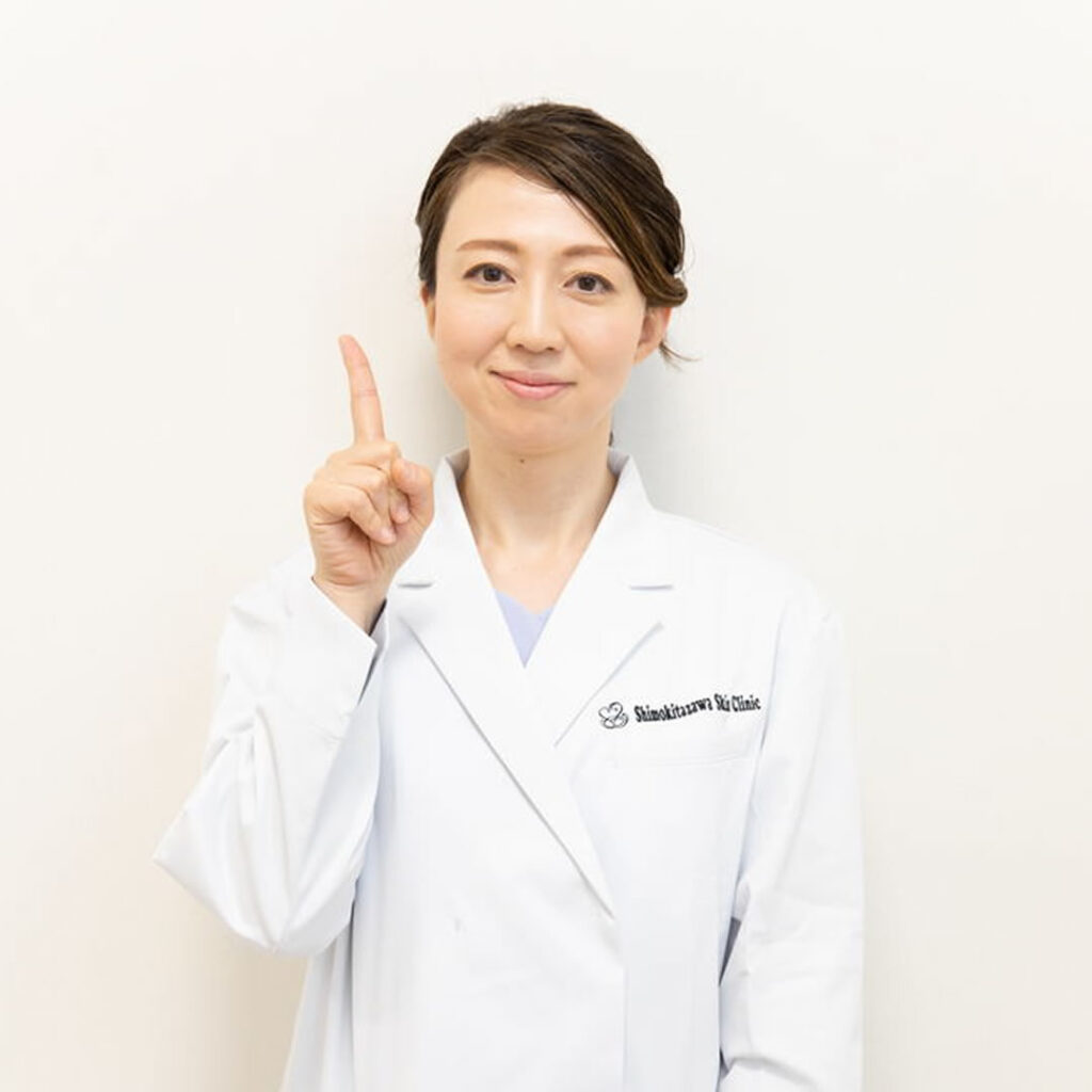とびひの治療法について説明する女医